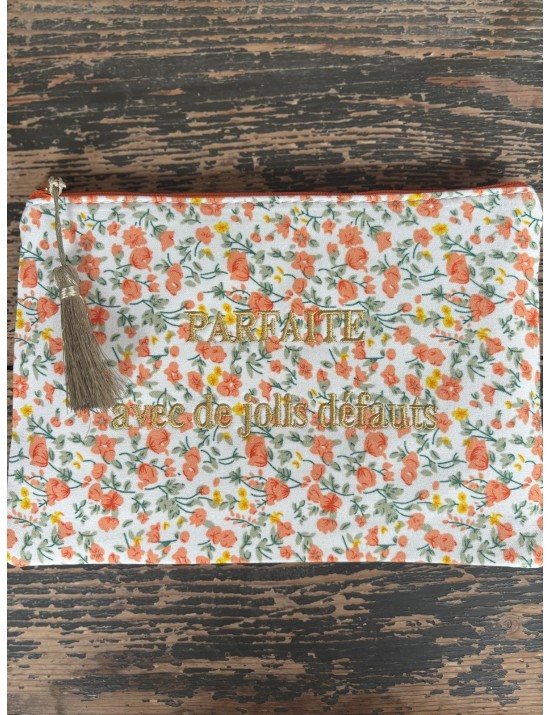 PARFAITE AVEC DE JOLIS  DEFAUTS