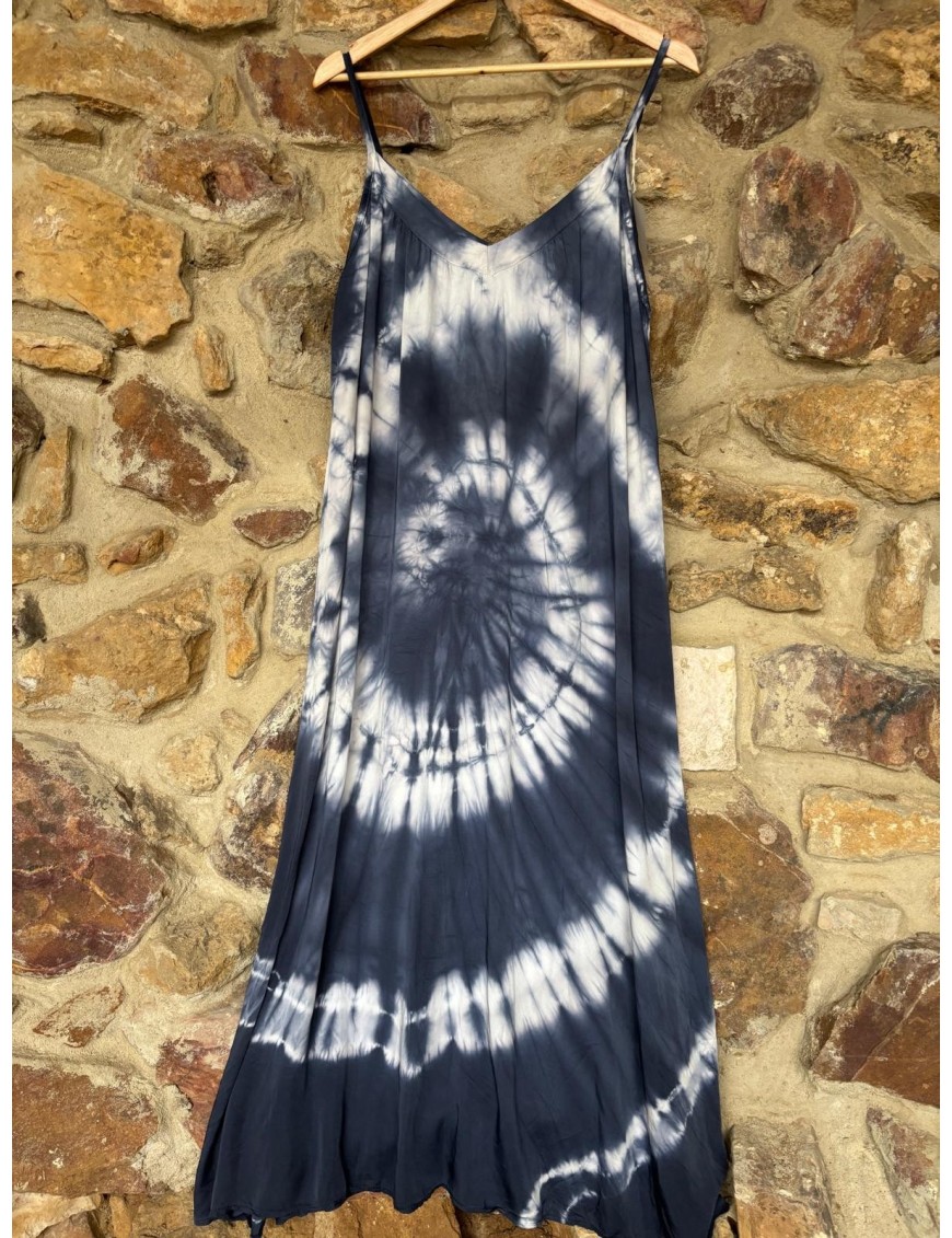TIE AND DYE
