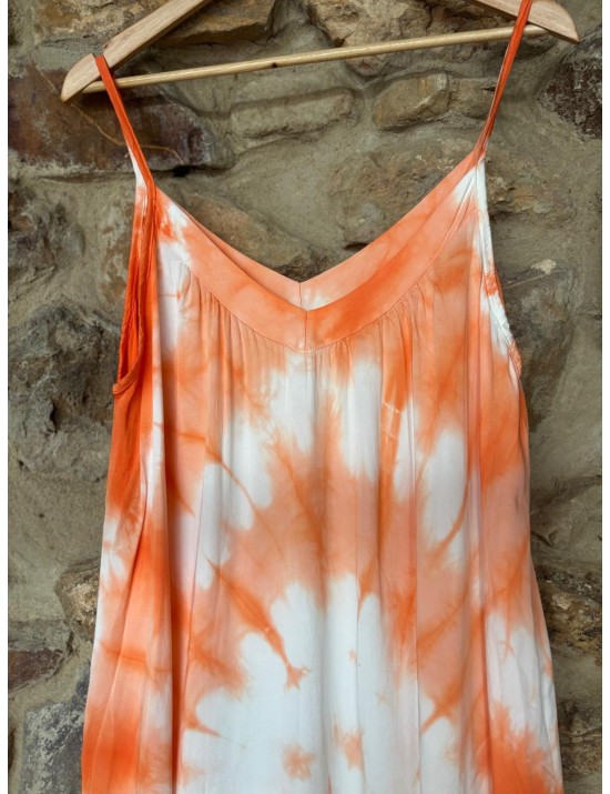 TIE AND DYE