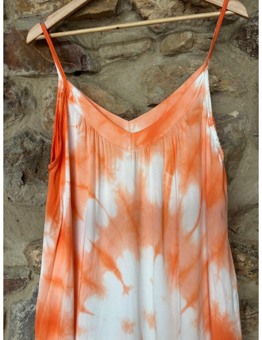 TIE AND DYE